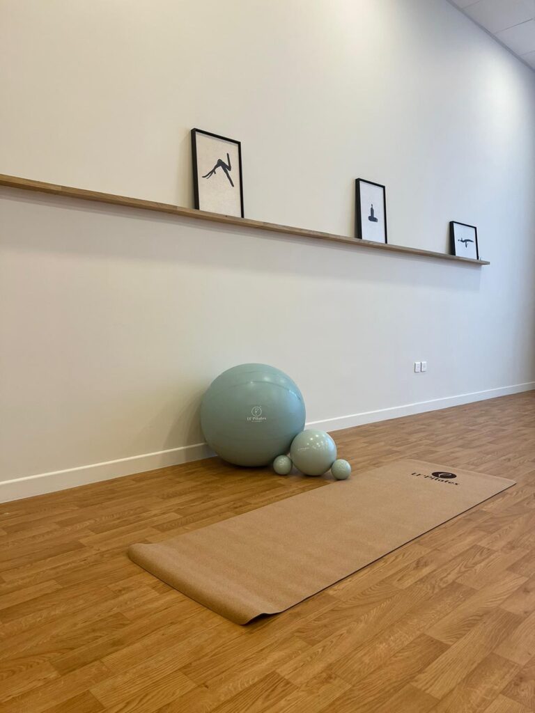 Petit studio de Yoga et Pilates, Salle de sport Hestia de l'Academie du Mouvement à Saint-Maur-des-Fosses. 
