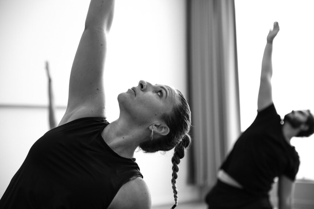 Cours de yoga et pilates à l'Academie du Mouvement a Saint-Maur-des-Fosses. 